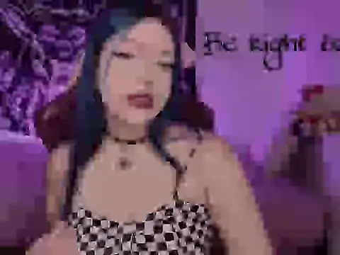 Snapshot of revenmiller_ chatting on 10-10-25, 01:21 revenmiller online show from 10-10-25, 01:21