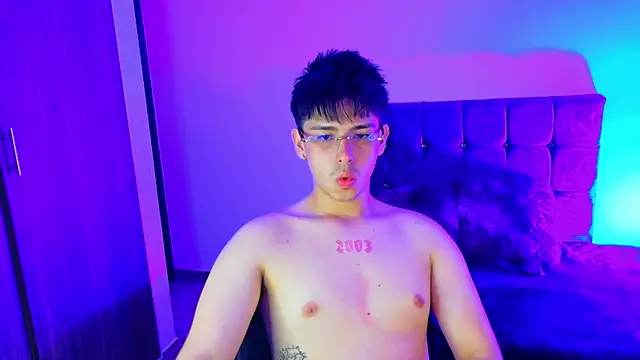 Snapshot of Maximo_Miller chatting on 09-10-25, 04:56 Maximo Miller online show from 09-10-25, 04:56