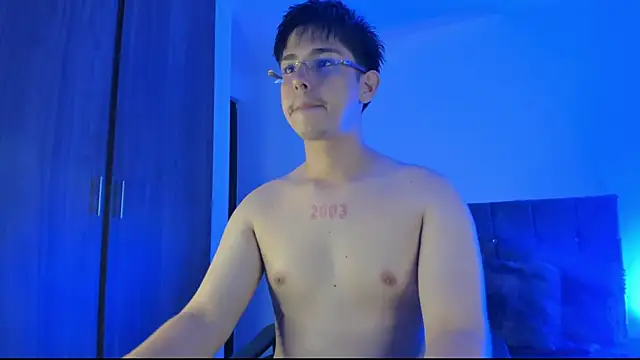 Snapshot of Maximo_Miller chatting on 09-19-25, 02:46 Maximo Miller online show from 09-19-25, 02:46