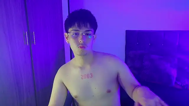 Snapshot of Maximo_Miller chatting on 09-22-25, 03:08 Maximo Miller online show from 09-22-25, 03:08