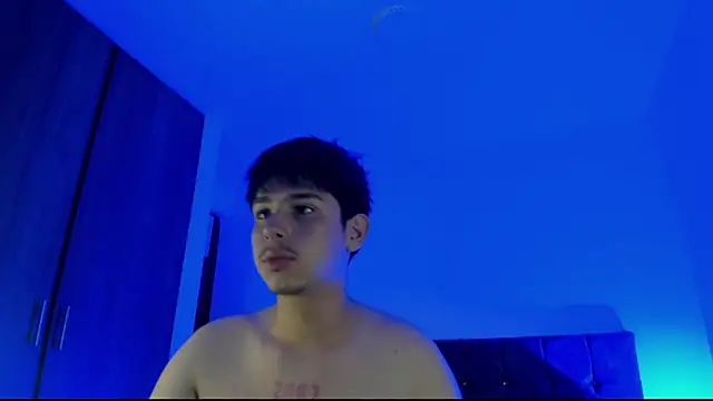 Snapshot of Maximo_Miller chatting on 10-01-25, 05:35 Maximo Miller online show from 10-01-25, 05:35