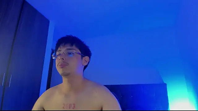 Snapshot of Maximo_Miller chatting on 10-02-25, 05:25 Maximo Miller online show from 10-02-25, 05:25