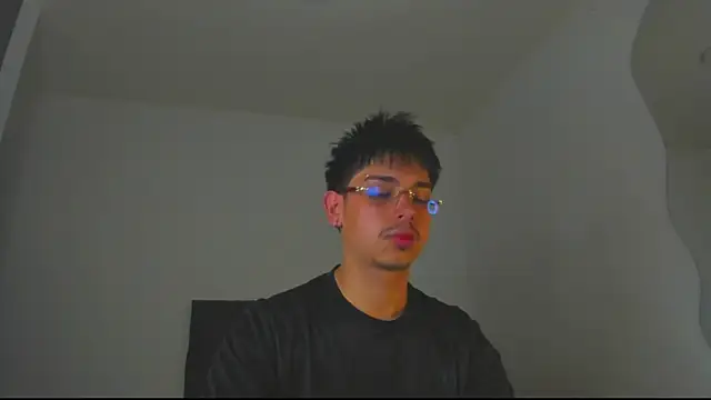 Snapshot of Maximo_Miller chatting on 11-02-25, 06:54 Maximo Miller online show from 11-02-25, 06:54