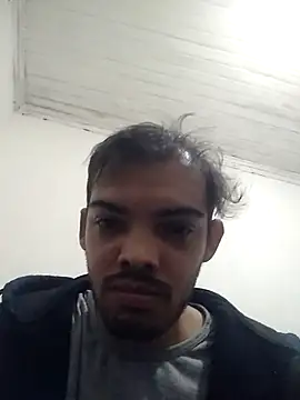 GuilhermeYuree online show from 11-01-25, 12:56