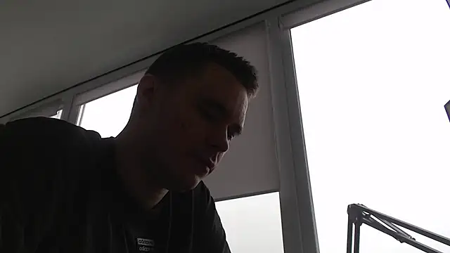 FreddyBredi online show from 11-08-25, 05:51