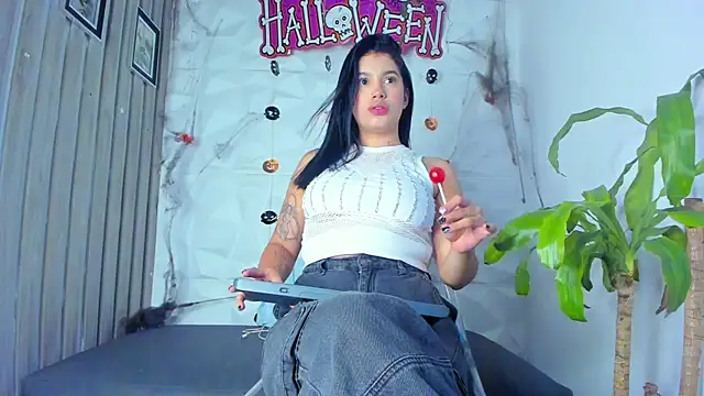 zarahcoxx online show from 10-18-25, 03:53