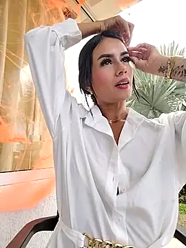 Juliana Xander online show from 10-20-25, 02:39