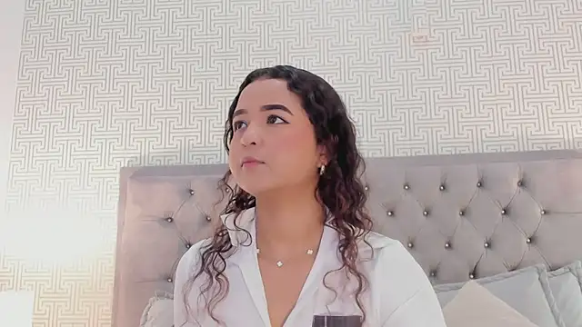 Evaa Lunna  online show from 03-18-26, 08:12