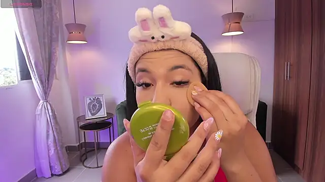 DANDARA THOM online show from 10-15-25, 08:09