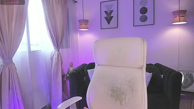 DANDARA THOM online show from 11-14-25, 07:12