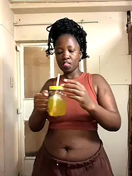 MissREAHx online show from 10-23-25, 09:30