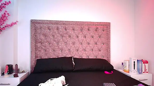 Antonella wild online show from 05-18-26, 11:49
