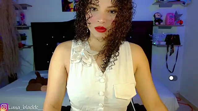 Snapshot of Luna_blackk chatting on 10-12-25, 09:03 Luna blackk online show from 10-12-25, 09:03
