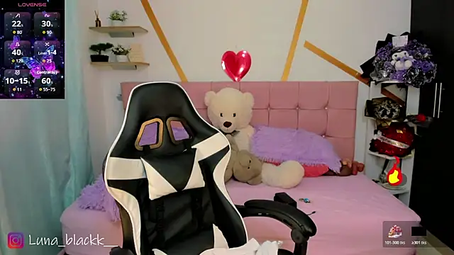 Luna blackk online show from 04-26-26, 09:12