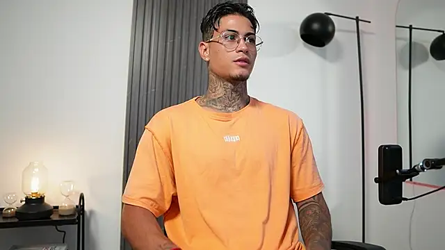 AxelVilla  online show from 09-10-25, 07:58