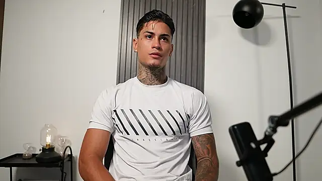 AxelVilla  online show from 10-15-25, 08:09