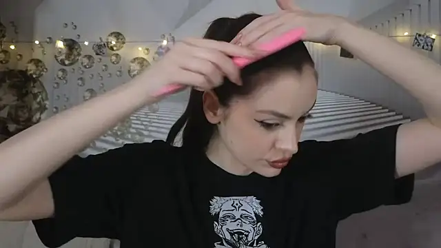 EvoletteLouLou online show from 03-18-26, 03:04