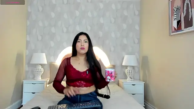isabella milf  online show from 03-03-26, 07:20