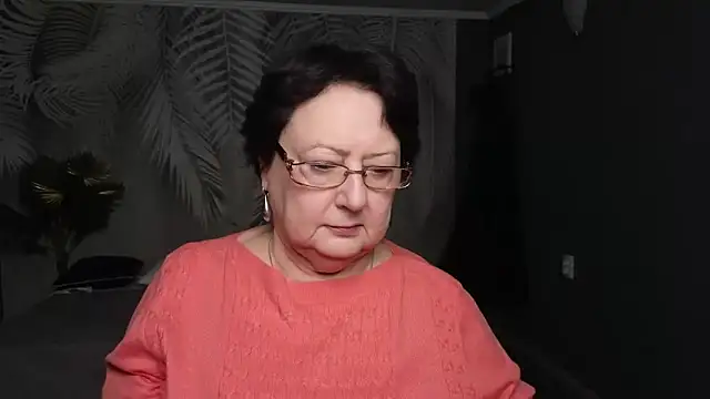 Snapshot of Margo_Moll chatting on 11-27-25, 05:20 Margo Moll online show from 11-27-25, 05:20