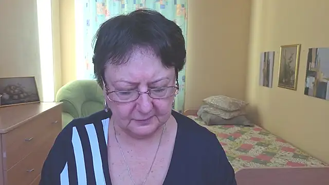 Snapshot of Margo_Moll chatting on 12-14-25, 09:36 Margo Moll online show from 12-14-25, 09:36