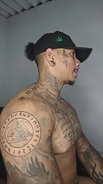 Snapshot of David_tatto1 chatting on 05-14-26, 01:45 David tatto1 online show from 05-14-26, 01:45