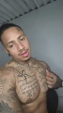 Snapshot of David_tatto1 chatting on 06-02-26, 12:01 David tatto1 online show from 06-02-26, 12:01