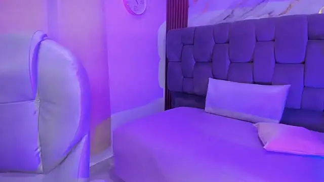 Snapshot of Anny_bridge chatting on 09-30-25, 01:49 Anny bridge online show from 09-30-25, 01:49