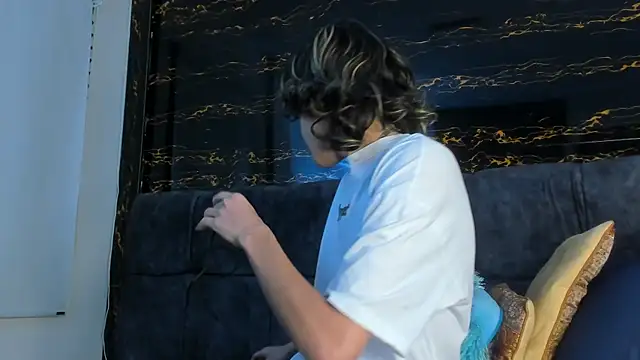 Diamond twink online show from 10-09-25, 07:34