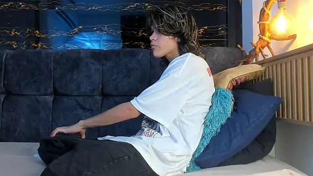 Diamond twink online show from 10-10-25, 07:35