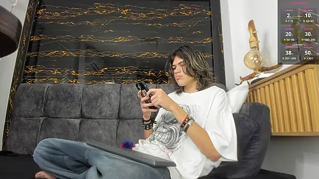 Diamond twink online show from 02-02-26, 02:16