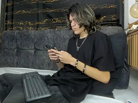 Diamond twink online show from 02-14-26, 02:58