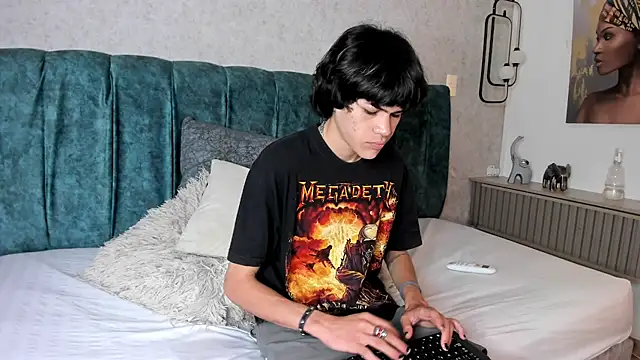 Snapshot of Diamond_twink chatting on 06-11-26, 01:53 Diamond twink online show from 06-11-26, 01:53