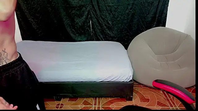 Snapshot of Thommy_cute chatting on 09-11-25, 10:15 Thommy cute online show from 09-11-25, 10:15