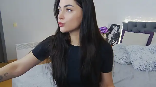 Snapshot of Agnessa chatting on 10-21-25, 07:31 Agnessa online show from 10-21-25, 07:31