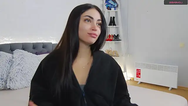 Snapshot of Agnessa chatting on 11-30-25, 09:13 Agnessa online show from 11-30-25, 09:13