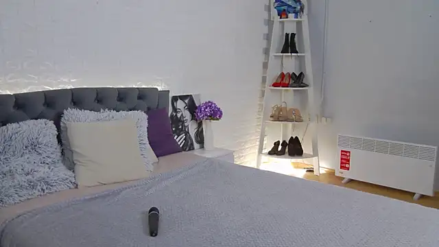 Snapshot of Agnessa chatting on 12-03-25, 12:47 Agnessa online show from 12-03-25, 12:47