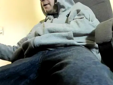 skateboy78 online show from 02-04-25, 11:49