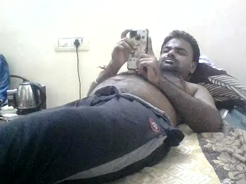 Snapshot of sree4143 chatting on 10-14-25, 05:03 sree4143 online show from 10-14-25, 05:03