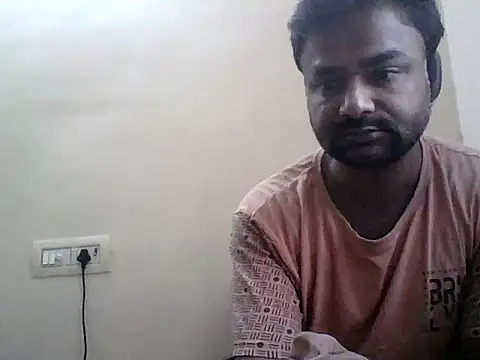 Snapshot of sree4143 chatting on 10-20-25, 11:43 sree4143 online show from 10-20-25, 11:43