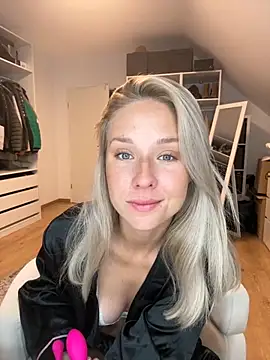 celis secret online show from 09-30-25, 05:12