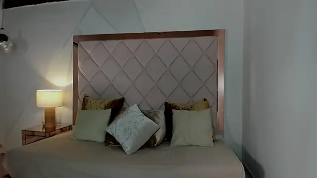 anabelle clark online show from 04-17-26, 04:54