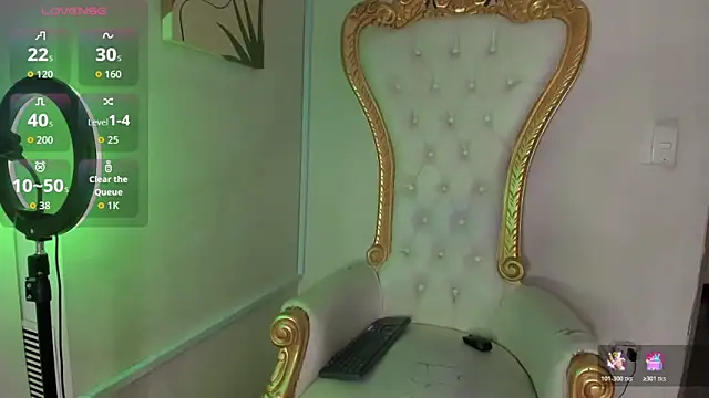 Snapshot of Sweet_Lucyy chatting on 10-22-25, 04:24 Sweet Lucyy online show from 10-22-25, 04:24