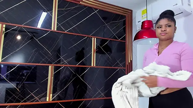 HannyThompson online show from 04-15-26, 12:34