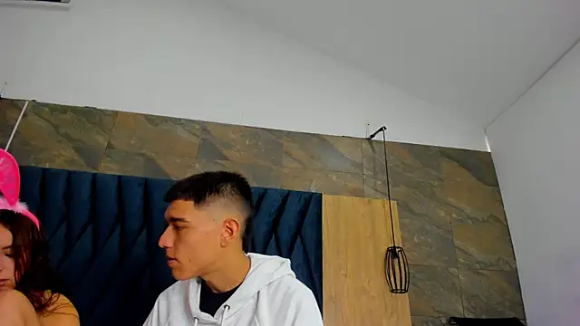 Snapshot of Emma_Valencia_001 chatting on 10-11-25, 07:23 Emma Valencia 001 online show from 10-11-25, 07:23