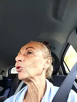 clarabell4 online show from 10-13-25, 06:57