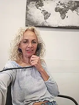 Snapshot of clarabell4 chatting on 05-19-26, 08:31 clarabell4 online show from 05-19-26, 08:31
