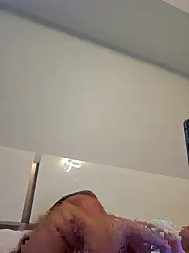 cubanitofeliz40 online show from 09-15-25, 07:03