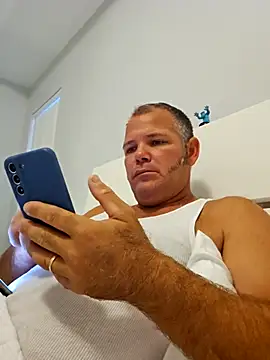 cubanitofeliz40 online show from 10-21-25, 11:33