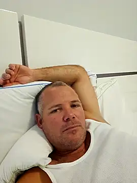 cubanitofeliz40 online show from 11-30-25, 05:06