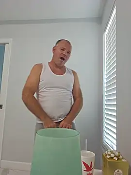 cubanitofeliz40 online show from 05-13-26, 06:38